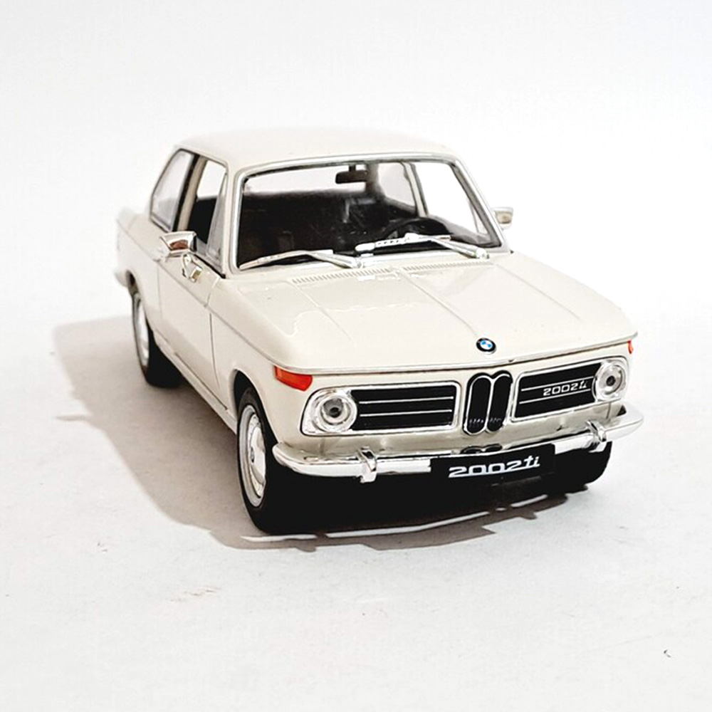 ماشین بازی ویلی مدل فلزی BMW 20021